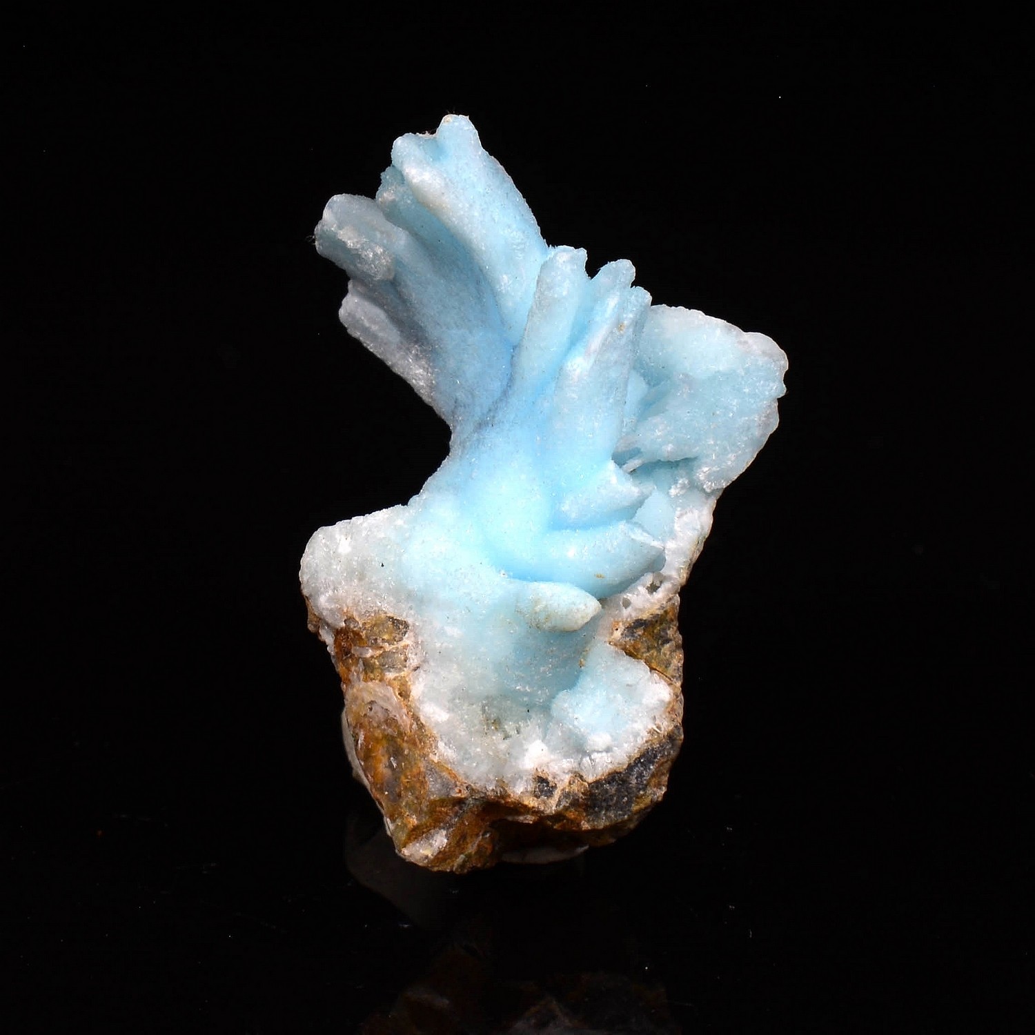 Blue aragonite - Dongshuang mine, Yunan province, China