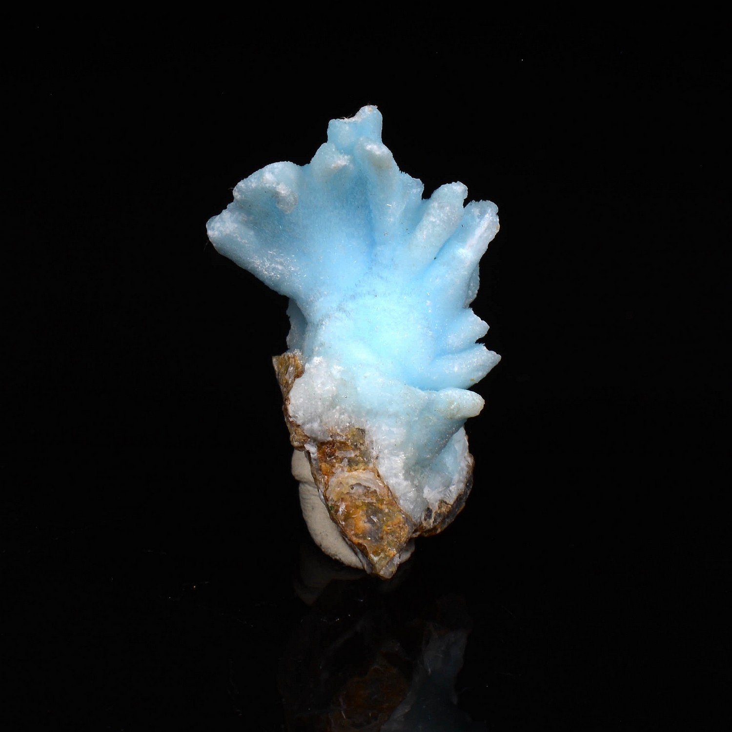 Blue aragonite - Dongshuang mine, Yunan province, China