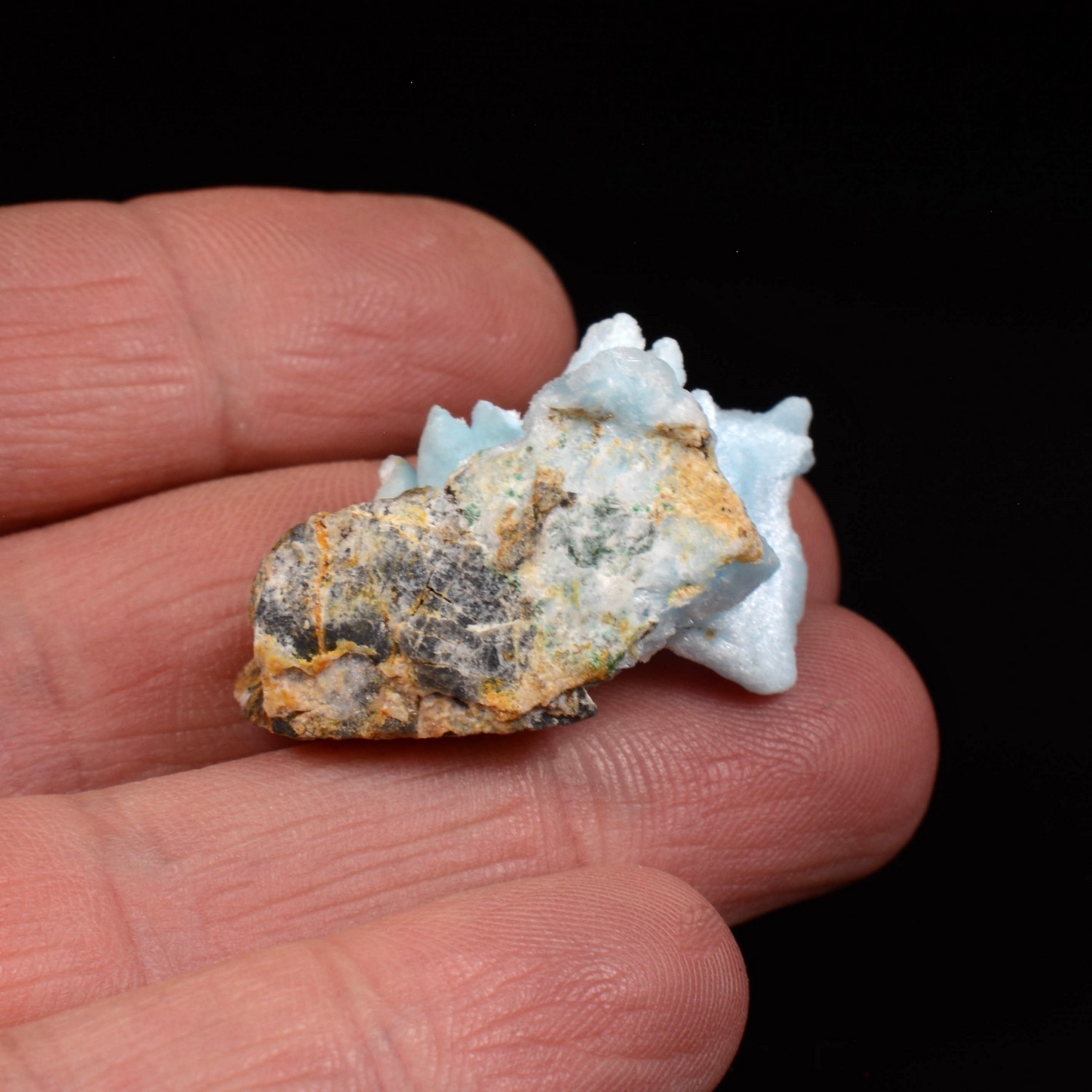Blue aragonite - Dongshuang mine, Yunan province, China