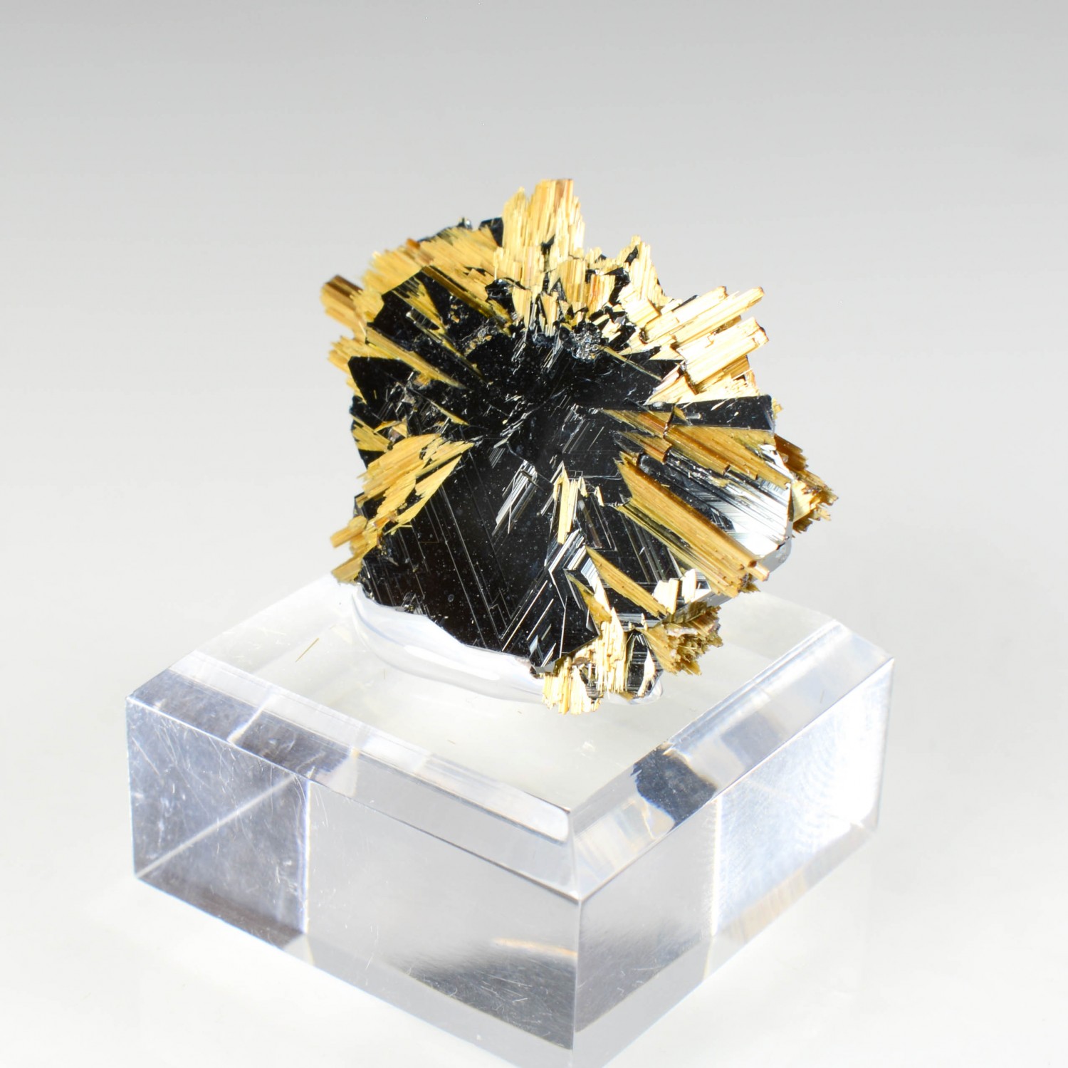 Rutile and haematite - Novo Horizonte, Bahia, Brazil