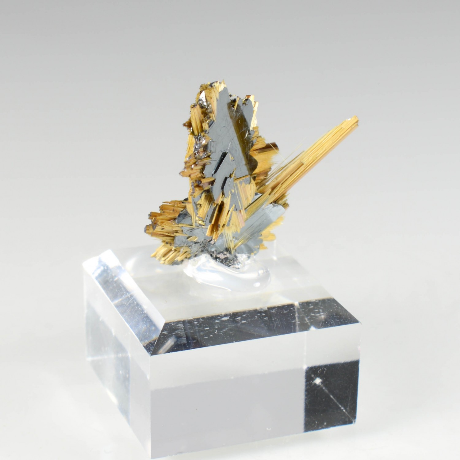 Rutile et hématite - Novo Horizonte, Bahia, Brésil