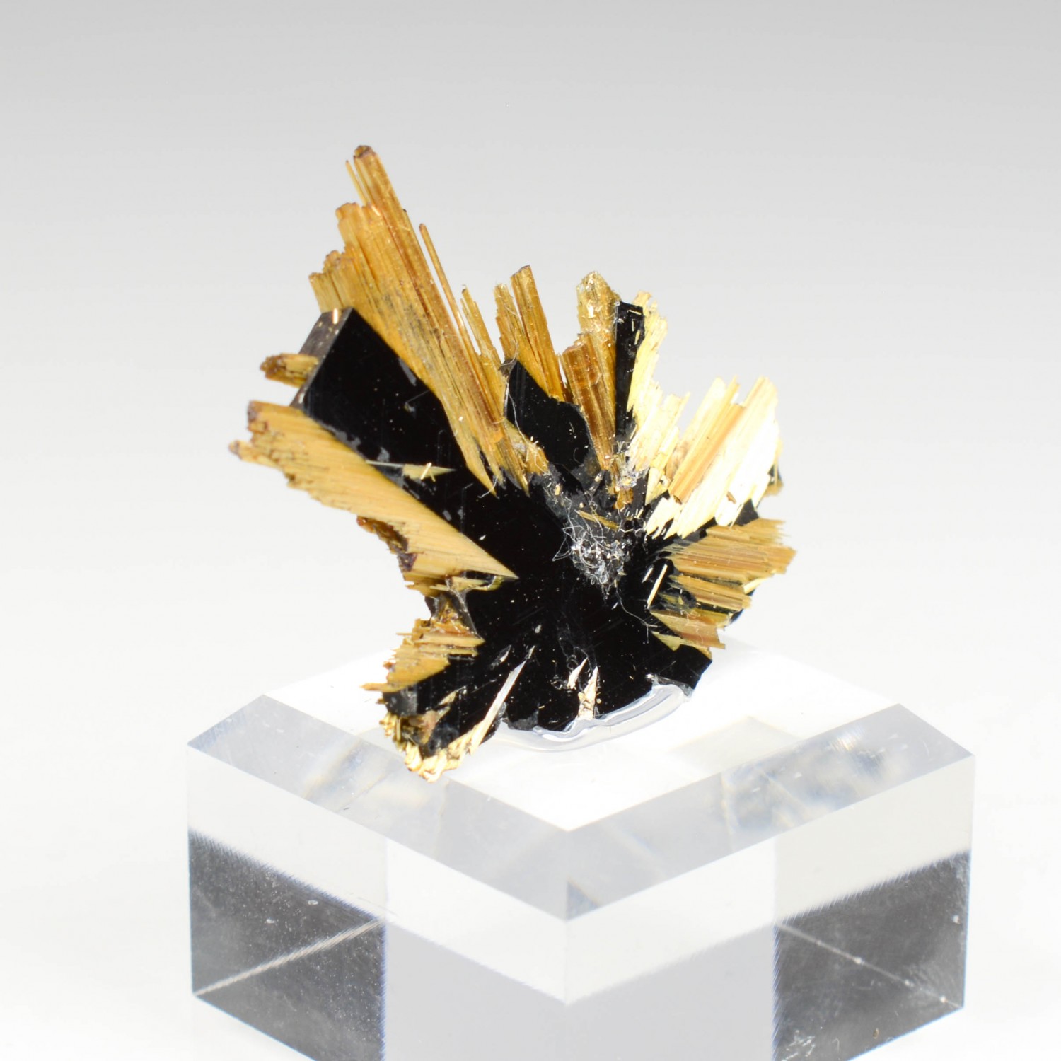 Rutile and haematite - Novo Horizonte, Bahia, Brazil