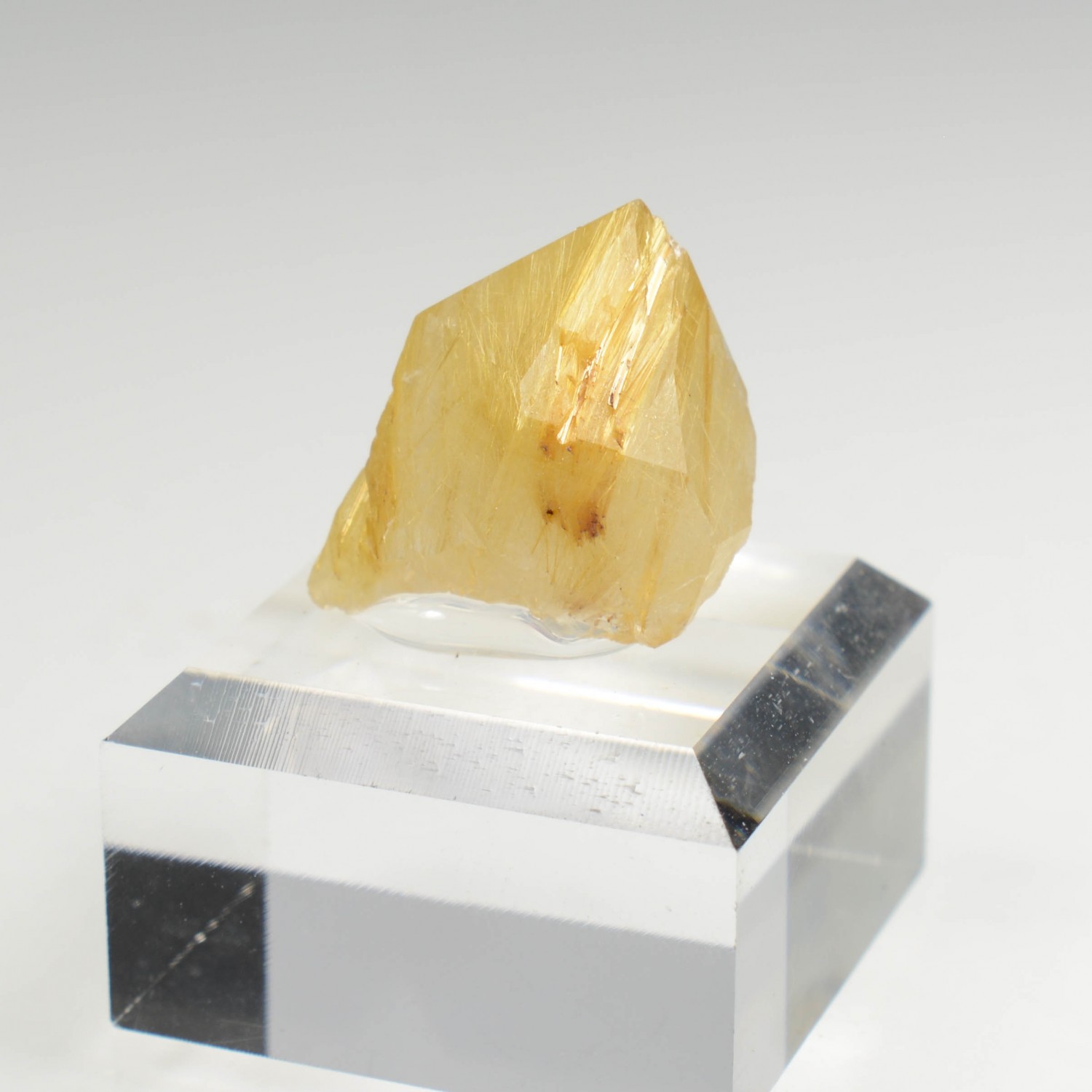 Quartz with rutile inclusions - Novo Horizonte, Bahia, Brazil