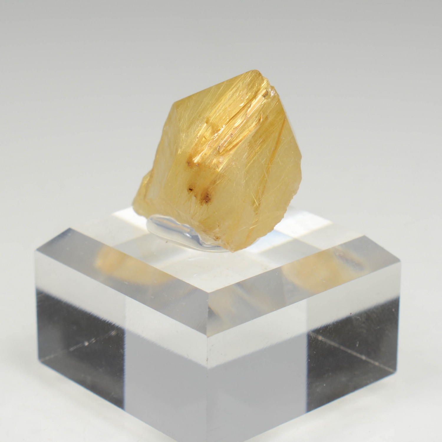 Quartz with rutile inclusions - Novo Horizonte, Bahia, Brazil