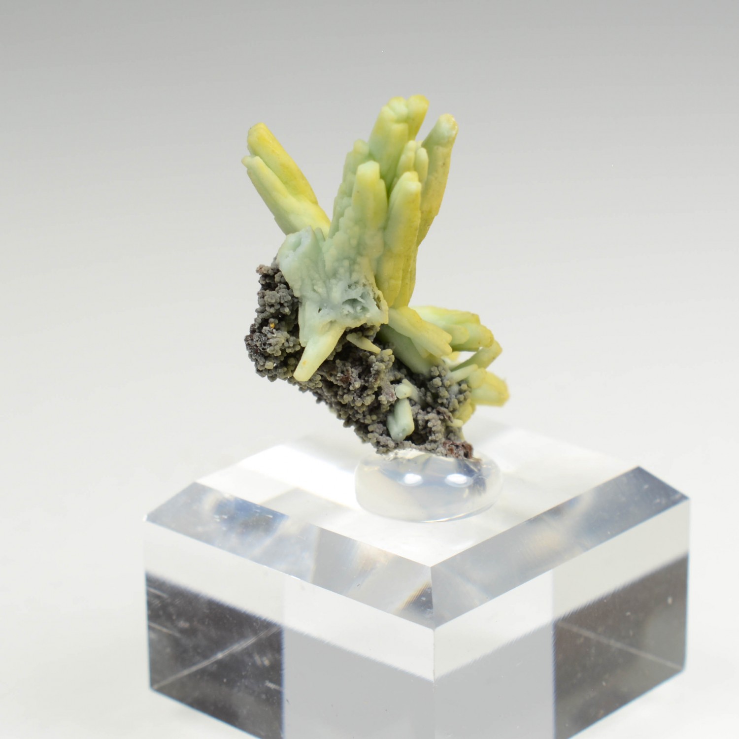Plumbogummite psm after pyromorphite - Yangshuo Mine, Guilin, Guangxi Province, China