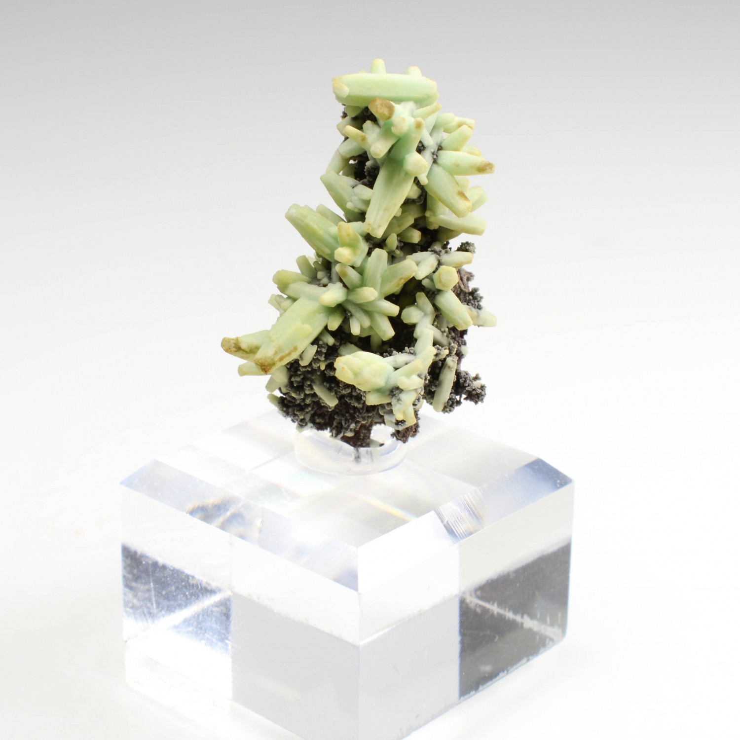 Plumbogummite psm after pyromorphite - Yangshuo Mine, Guilin, Guangxi Province, China