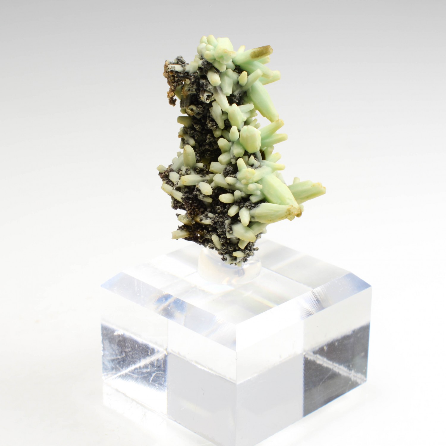 Plumbogummite psm after pyromorphite - Yangshuo Mine, Guilin, Guangxi Province, China
