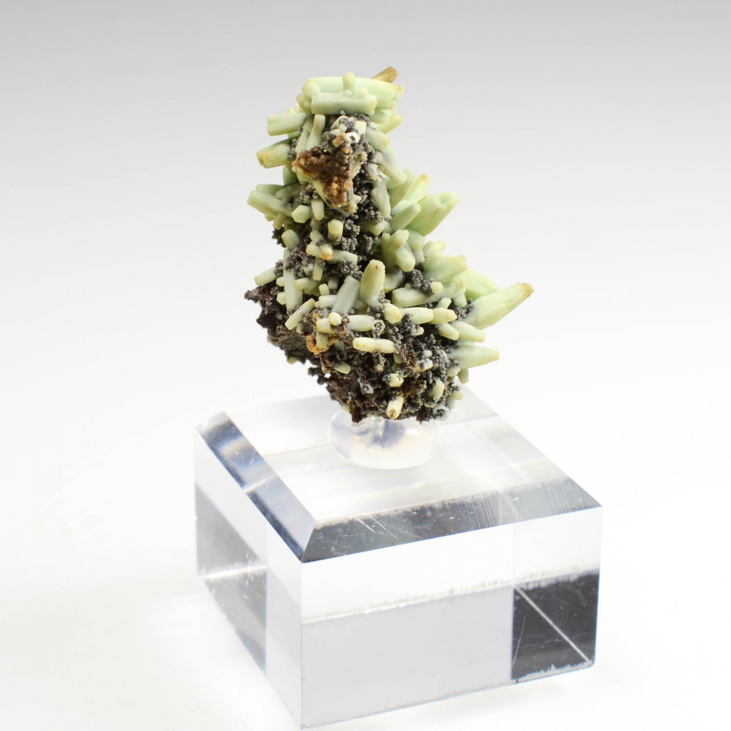 Plumbogummite psm after pyromorphite - Yangshuo Mine, Guilin, Guangxi Province, China