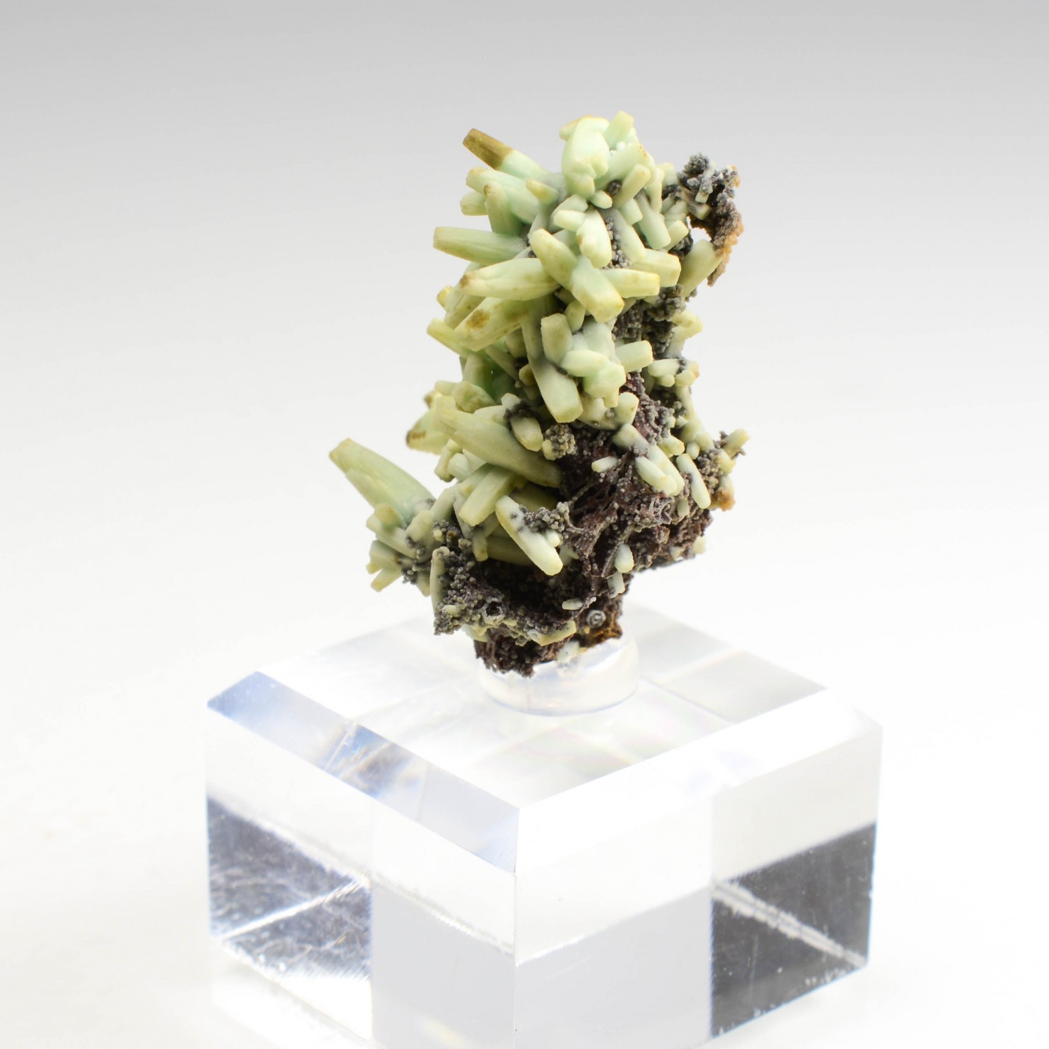 Plumbogummite psm after pyromorphite - Yangshuo Mine, Guilin, Guangxi Province, China