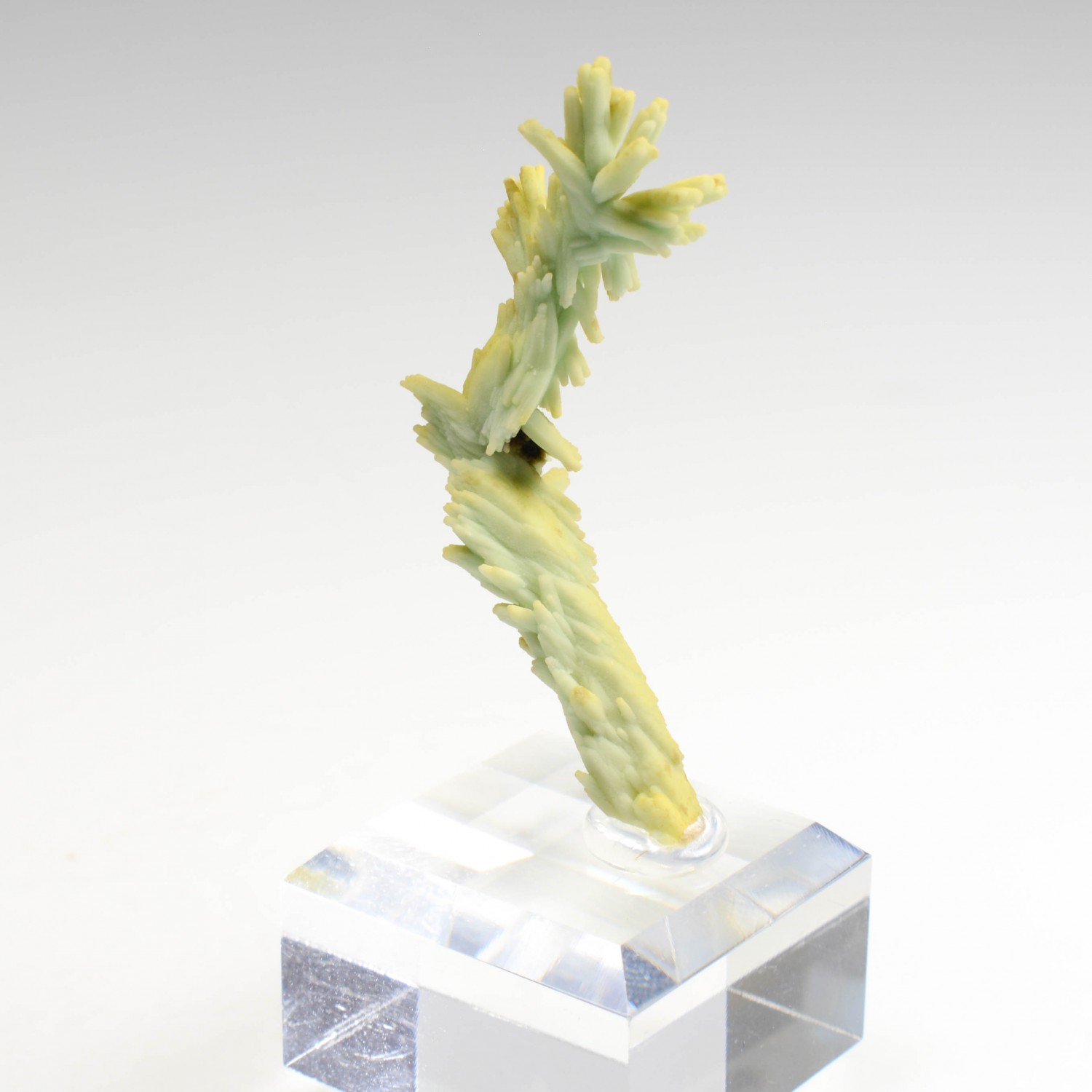 Plumbogummite psm after pyromorphite - Yangshuo Mine, Guilin, Guangxi Province, China