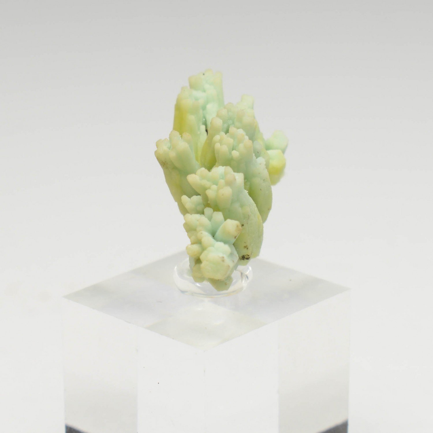 Plumbogummite psm after pyromorphite - Yangshuo Mine, Guilin, Guangxi Province, China