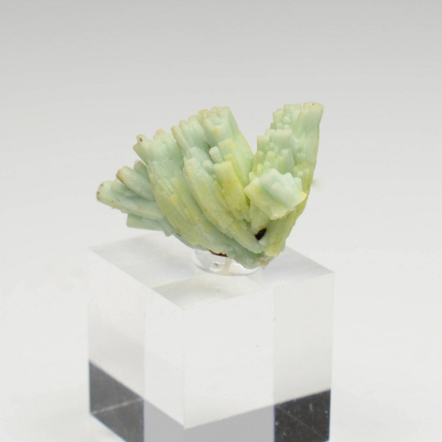 Plumbogummite psm after pyromorphite - Yangshuo Mine, Guilin, Guangxi Province, China