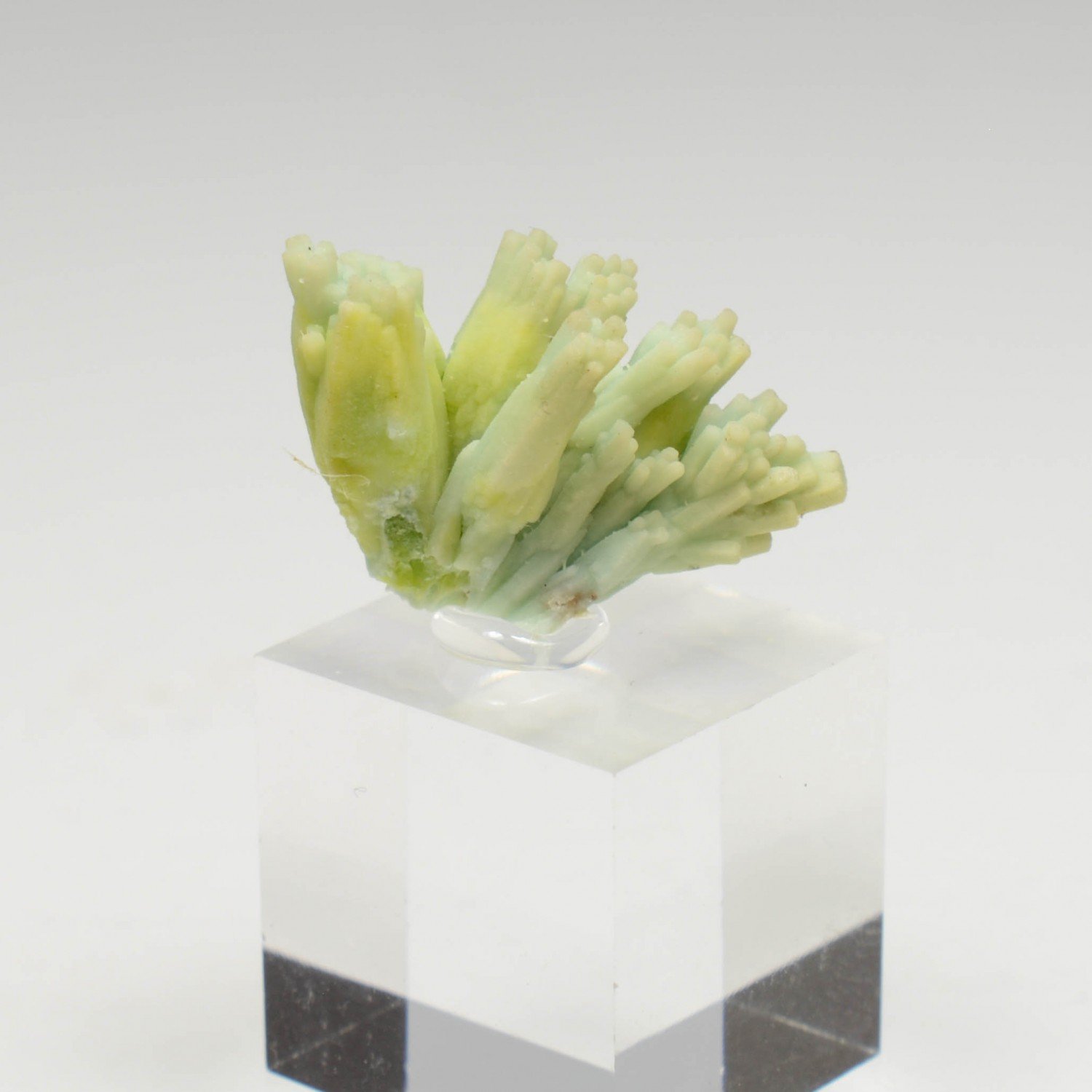Plumbogummite psm after pyromorphite - Yangshuo Mine, Guilin, Guangxi Province, China