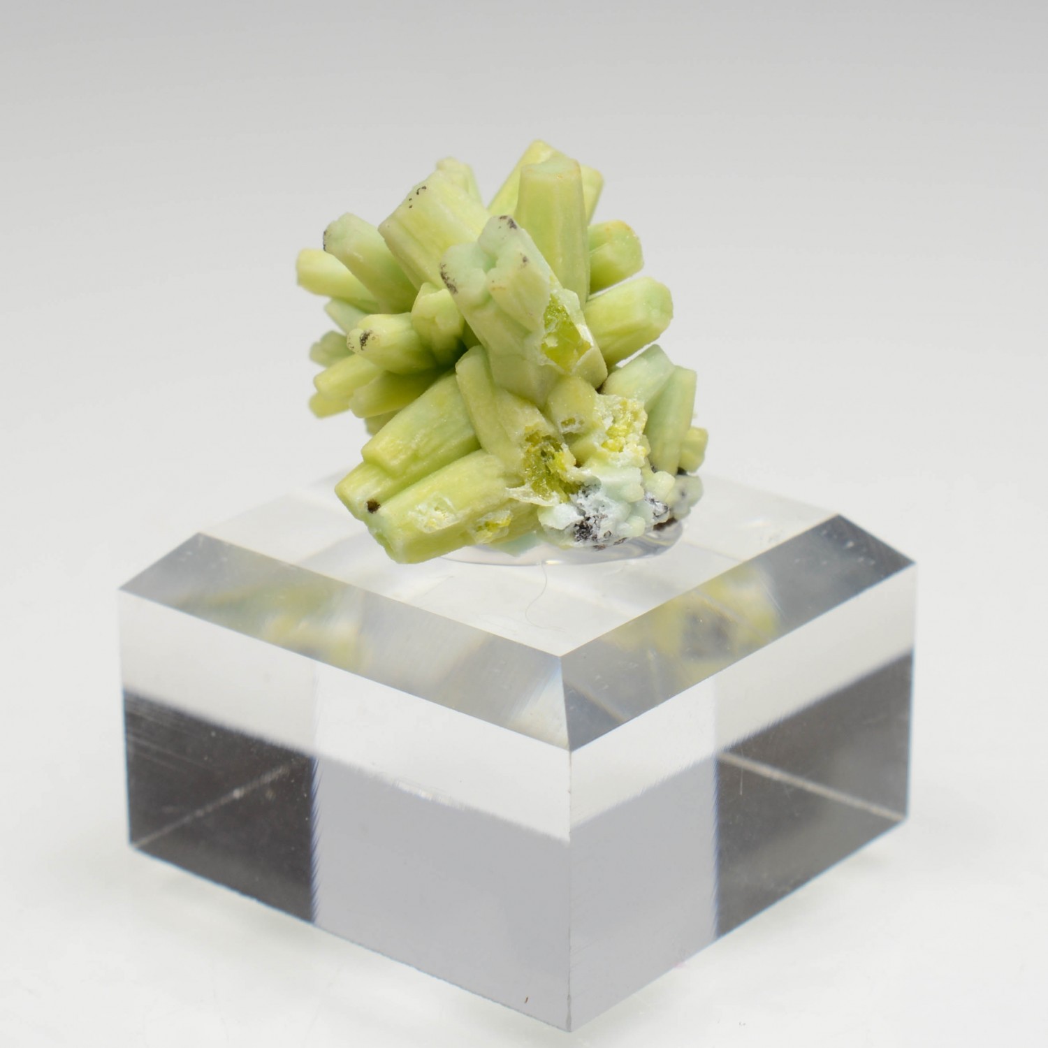 Plumbogummite psm après pyromorphite - Mine Yangshuo, Guilin, Province de Guangxi, Chine