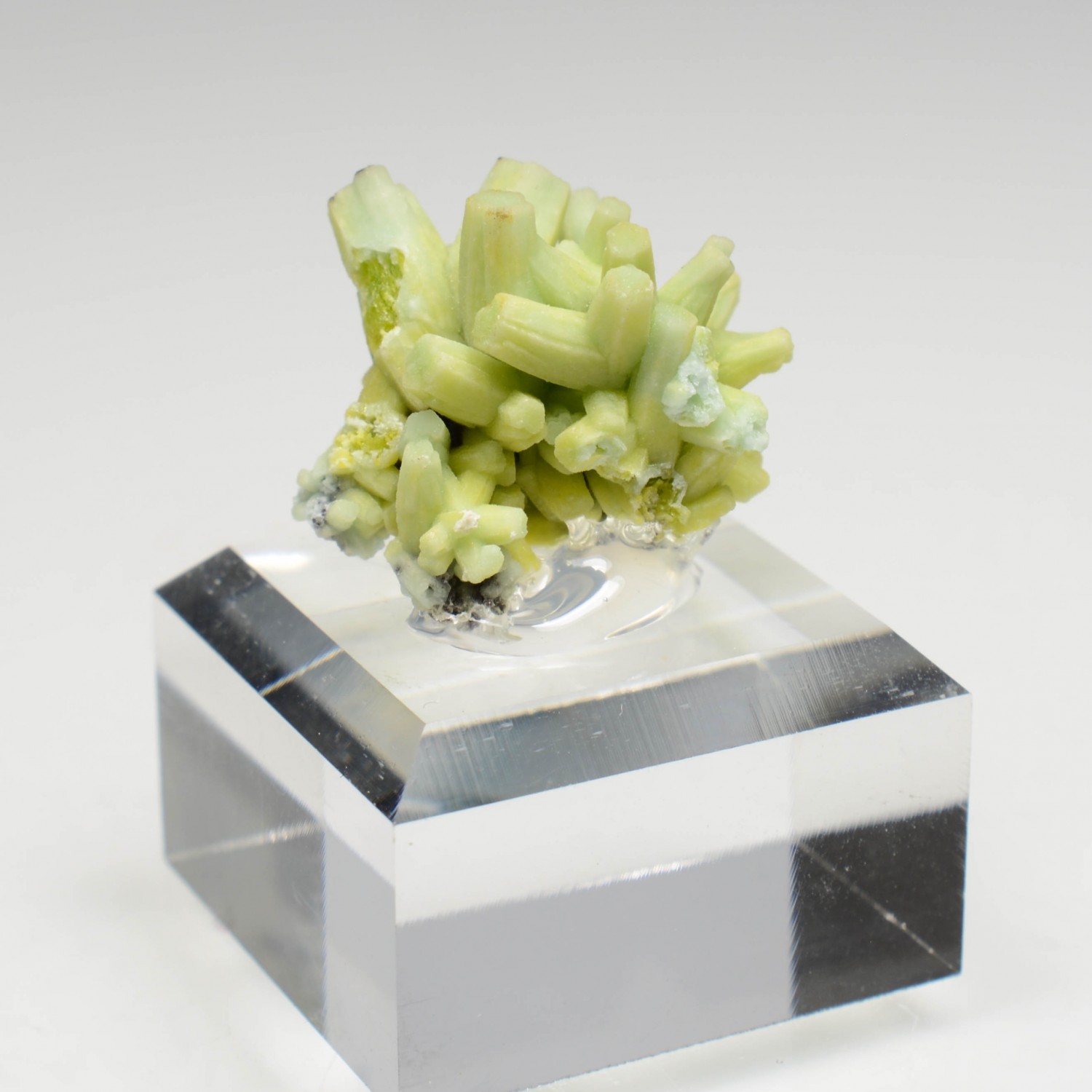 Plumbogummite psm après pyromorphite - Mine Yangshuo, Guilin, Province de Guangxi, Chine