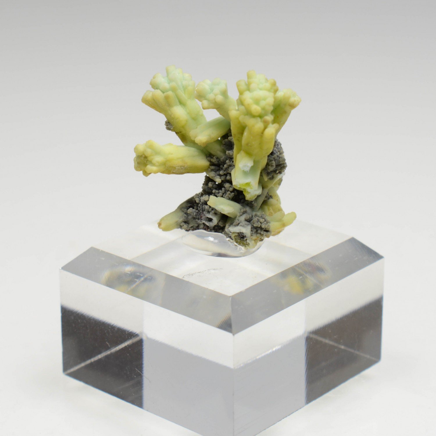Plumbogummite psm after pyromorphite - Yangshuo Mine, Guilin, Guangxi Province, China