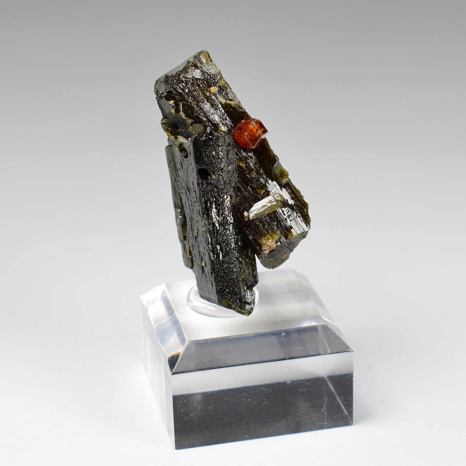 Epidote and garnet - Diamonkara, Kayes, Mali