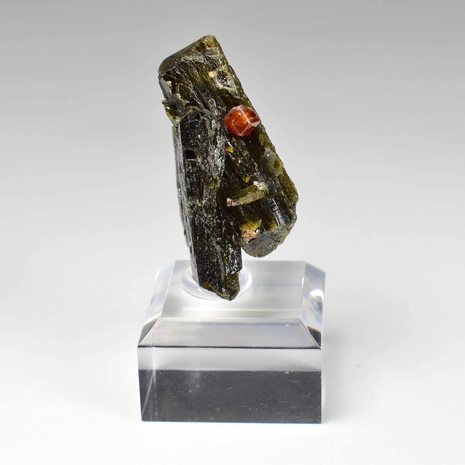 Epidote and garnet - Diamonkara, Kayes, Mali