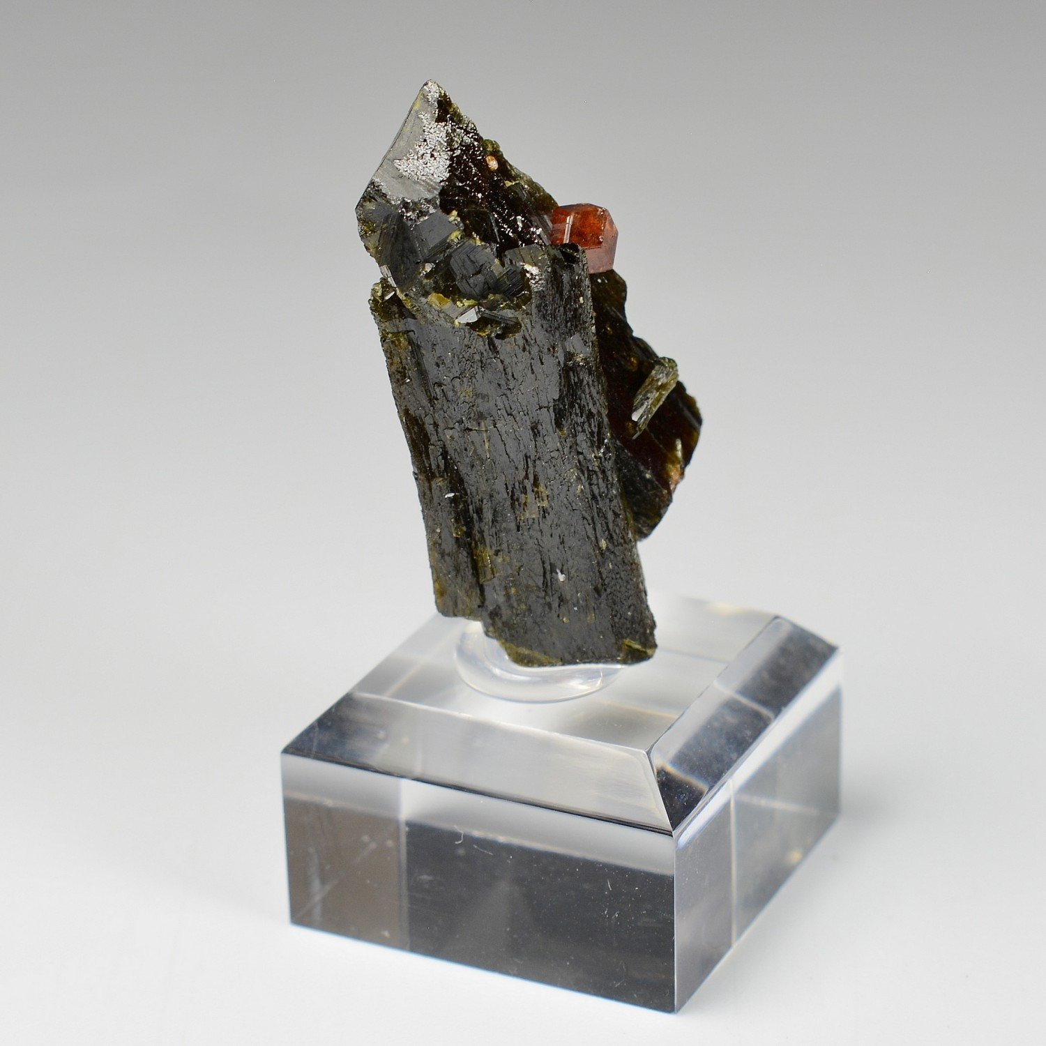 Epidote and garnet - Diamonkara, Kayes, Mali