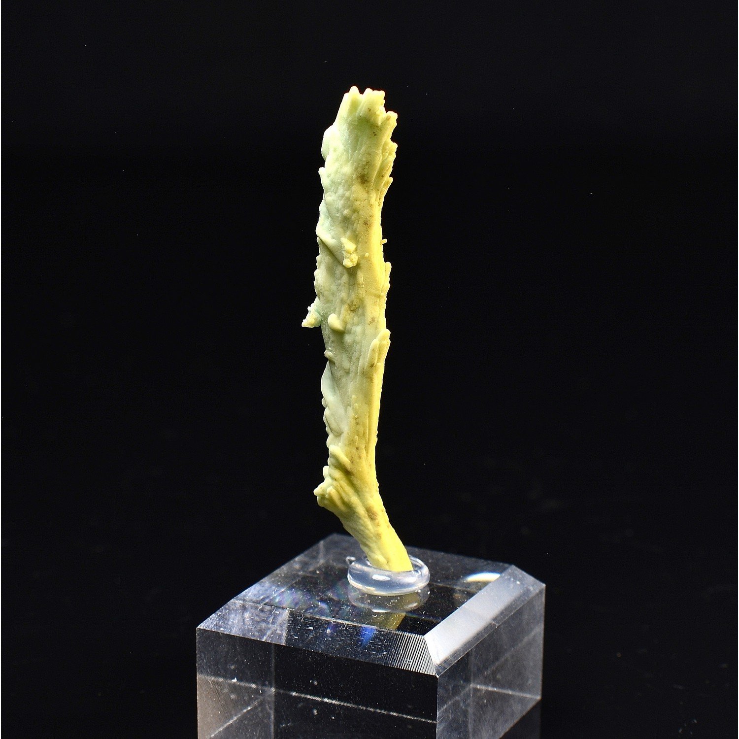 Plumbogummite psm après pyromorphite - Mine Yangshuo, Guilin, Province de Guangxi, Chine