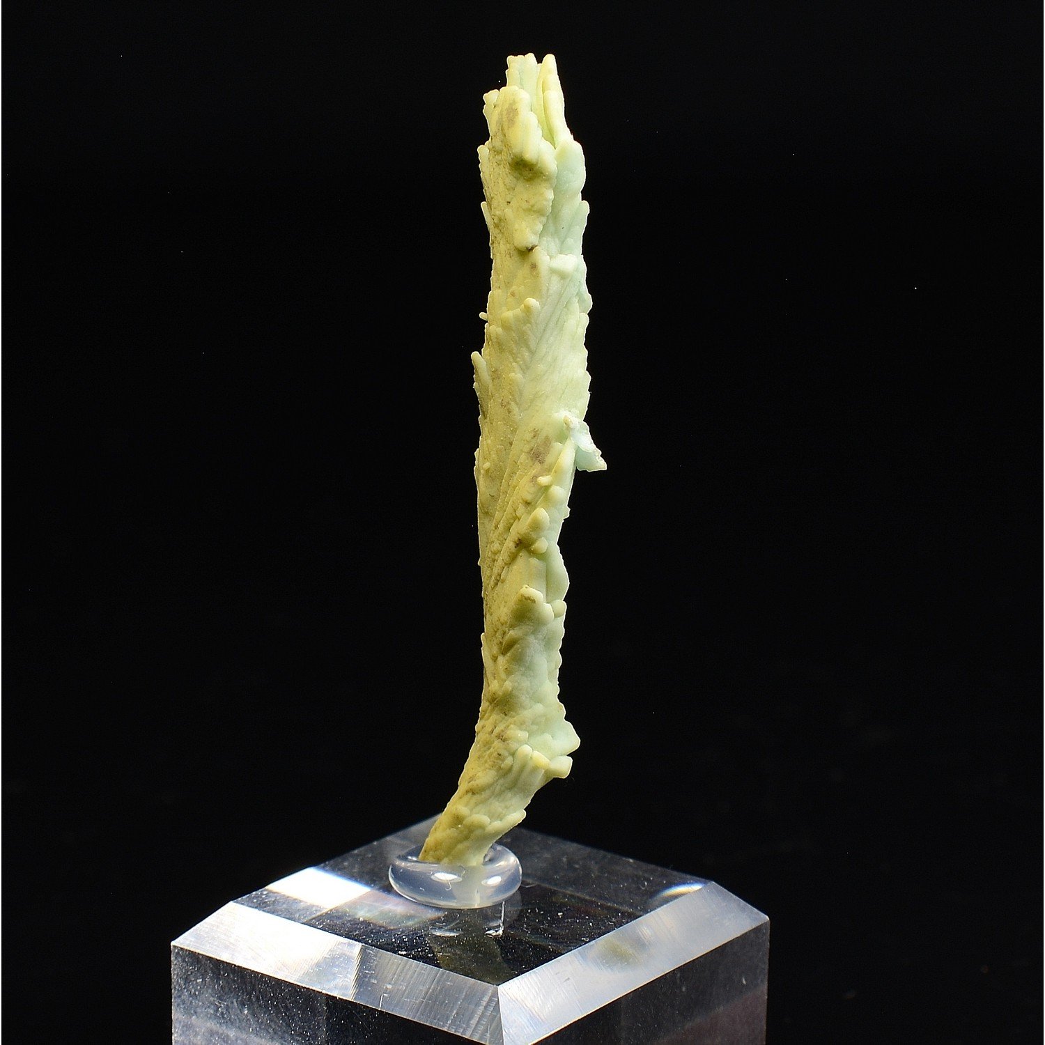 Plumbogummite psm après pyromorphite - Mine Yangshuo, Guilin, Province de Guangxi, Chine
