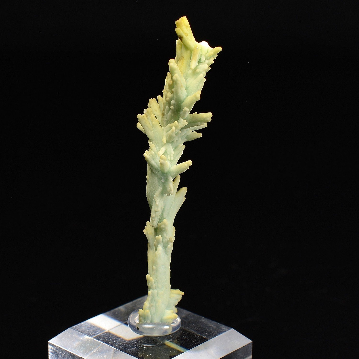 Plumbogummite psm après pyromorphite - Mine Yangshuo, Chine