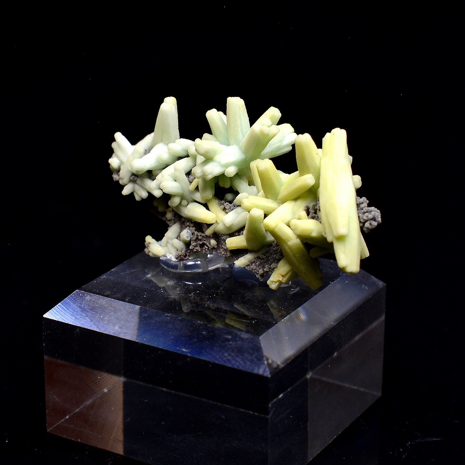 Plumbogummite psm après pyromorphite - Mine Yangshuo, Chine