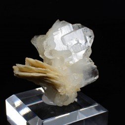 Quartz and calcite - La Table, Savoie, France