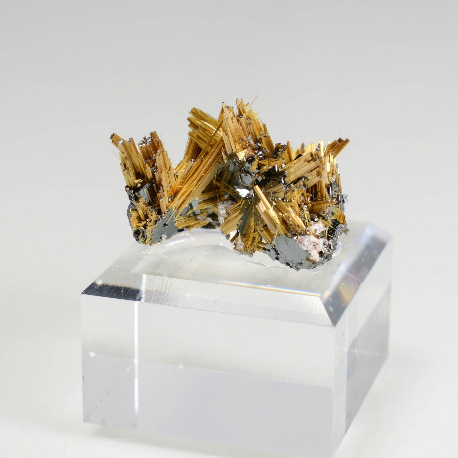 Rutile and hematite - Novo Horizonte, Bahia, Brazil