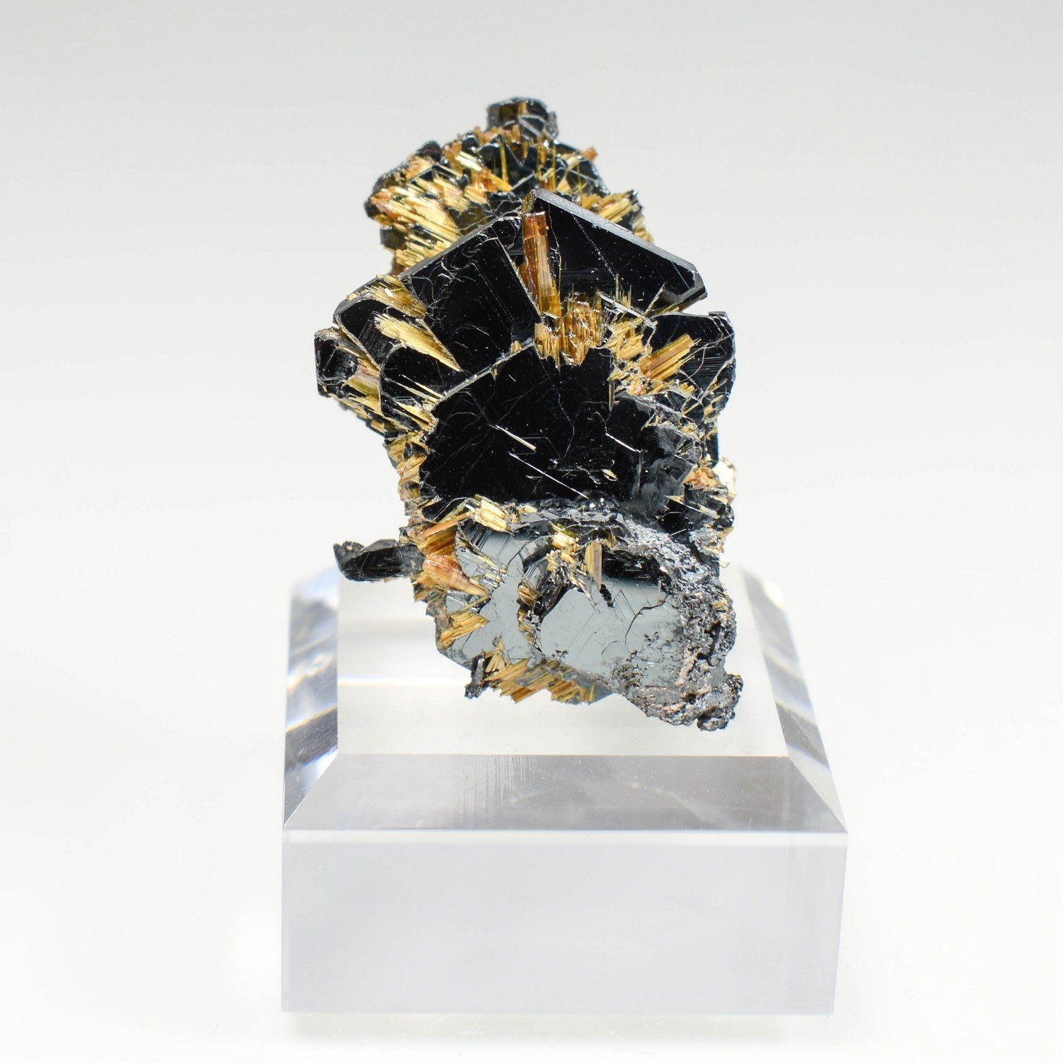 Rutile and hematite - Novo Horizonte, Bahia, Brazil