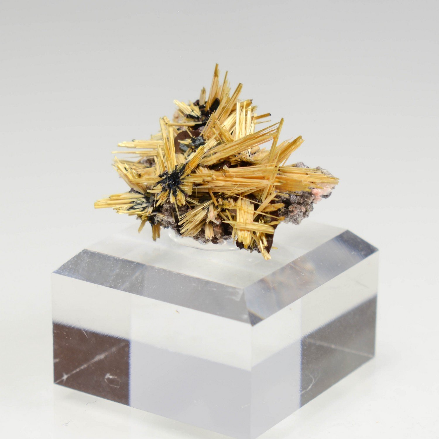 Rutile and hematite - Novo Horizonte, Bahia, Brazil