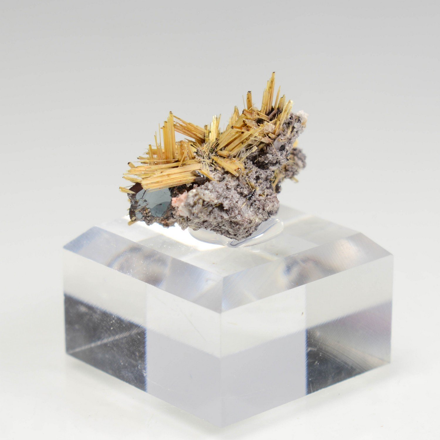 Rutile and hematite - Novo Horizonte, Bahia, Brazil