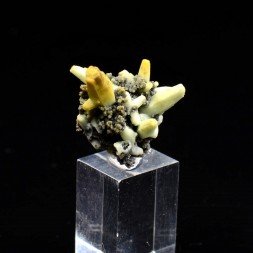 Plumbogummite psm after pyromorphite - Yangshuo Mine, China