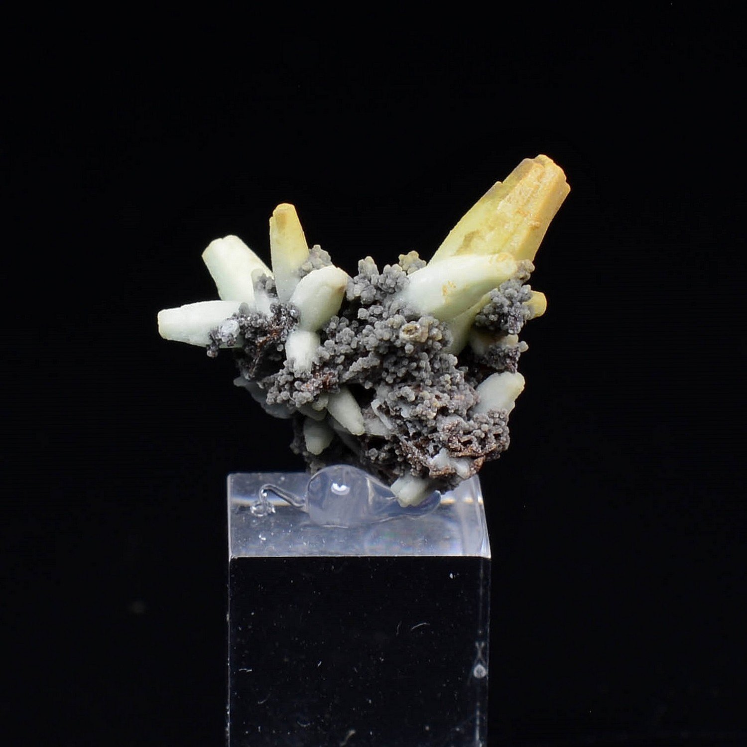 Plumbogummite psm après pyromorphite - Mine Yangshuo, Chine