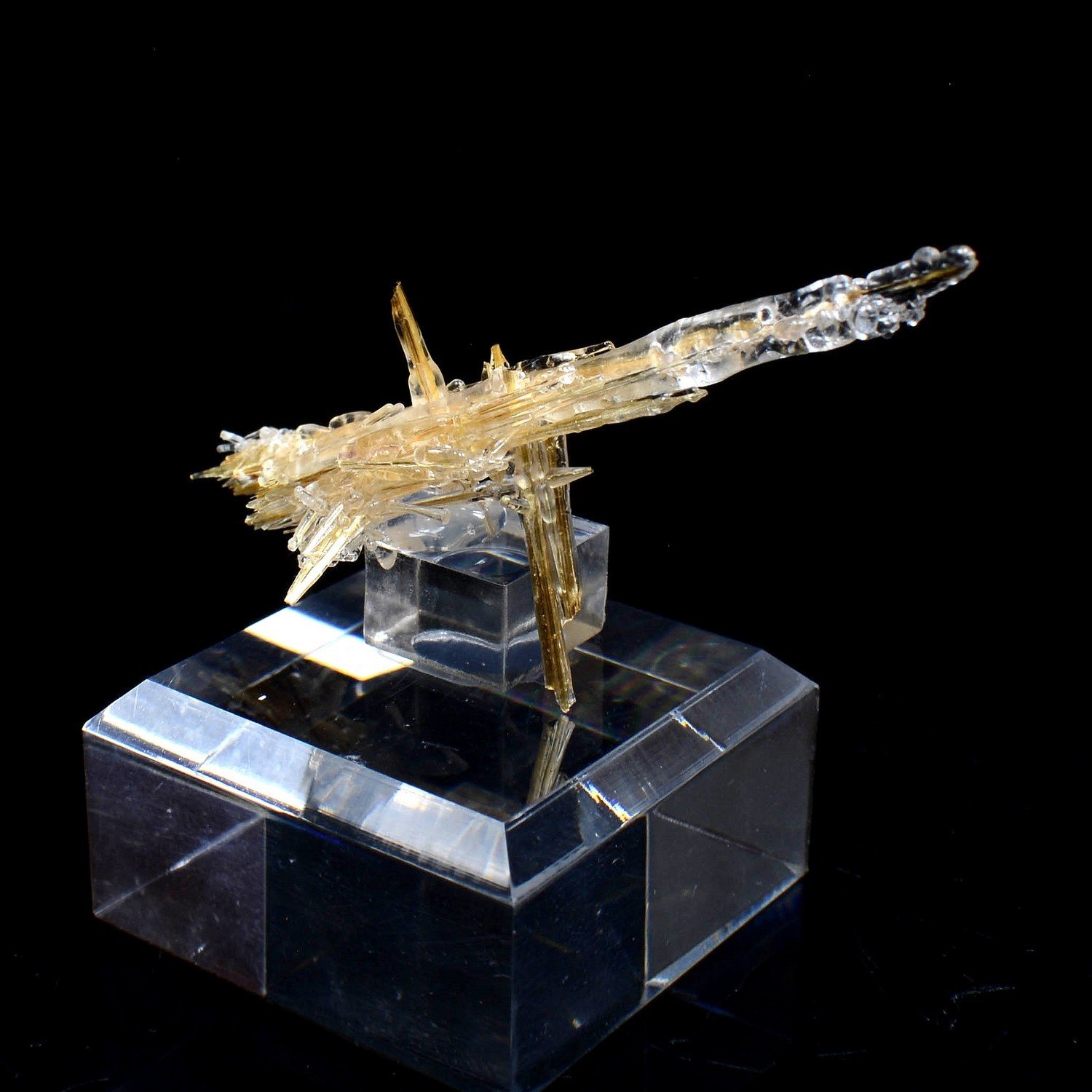 Hyalite opal on rutile - Novo Horizonte, Bahia, Brazil