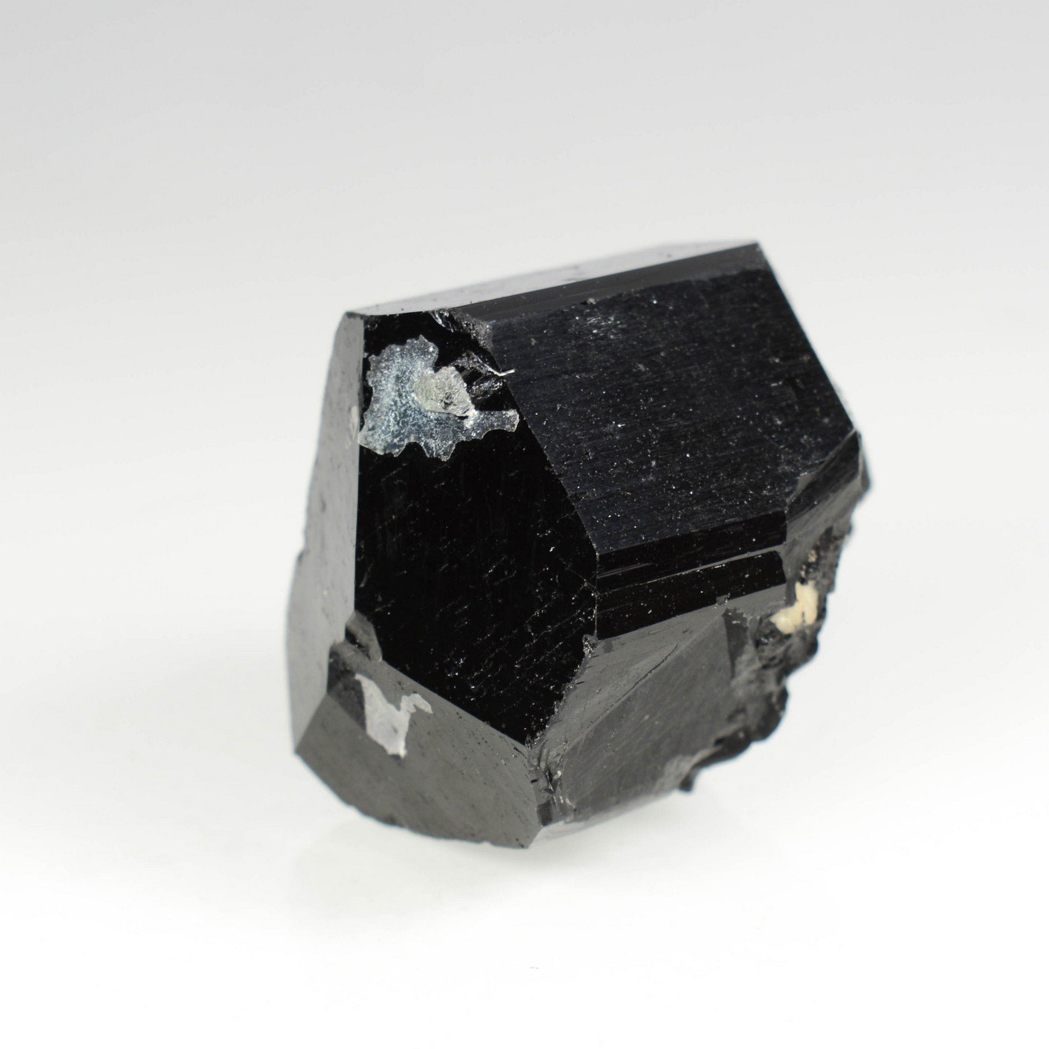 Tourmaline noire et opale hyalite - Monts Erongo, Namibie