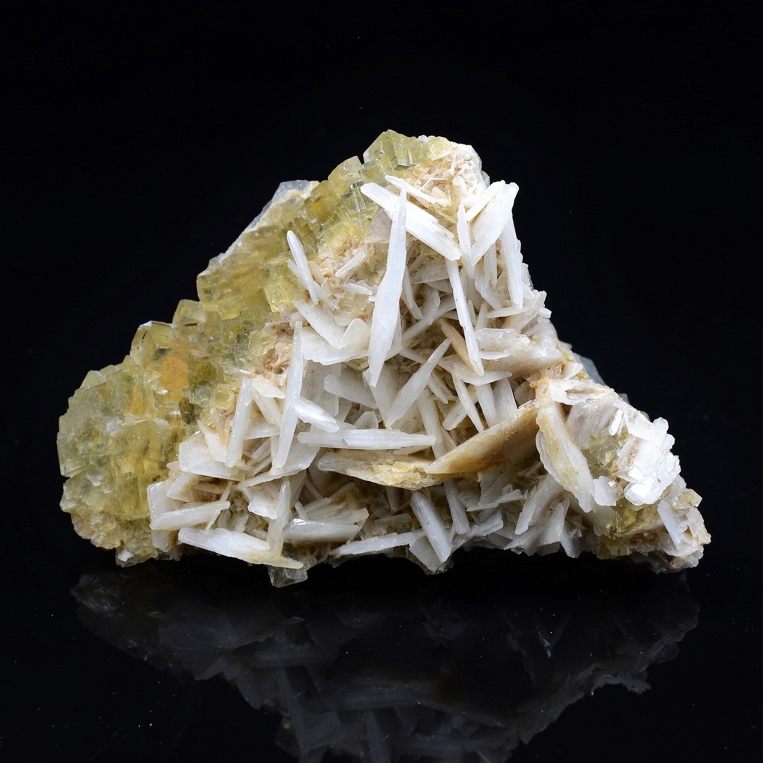 Fluorite and barite - La Barre, Puy-de-Dôme, France