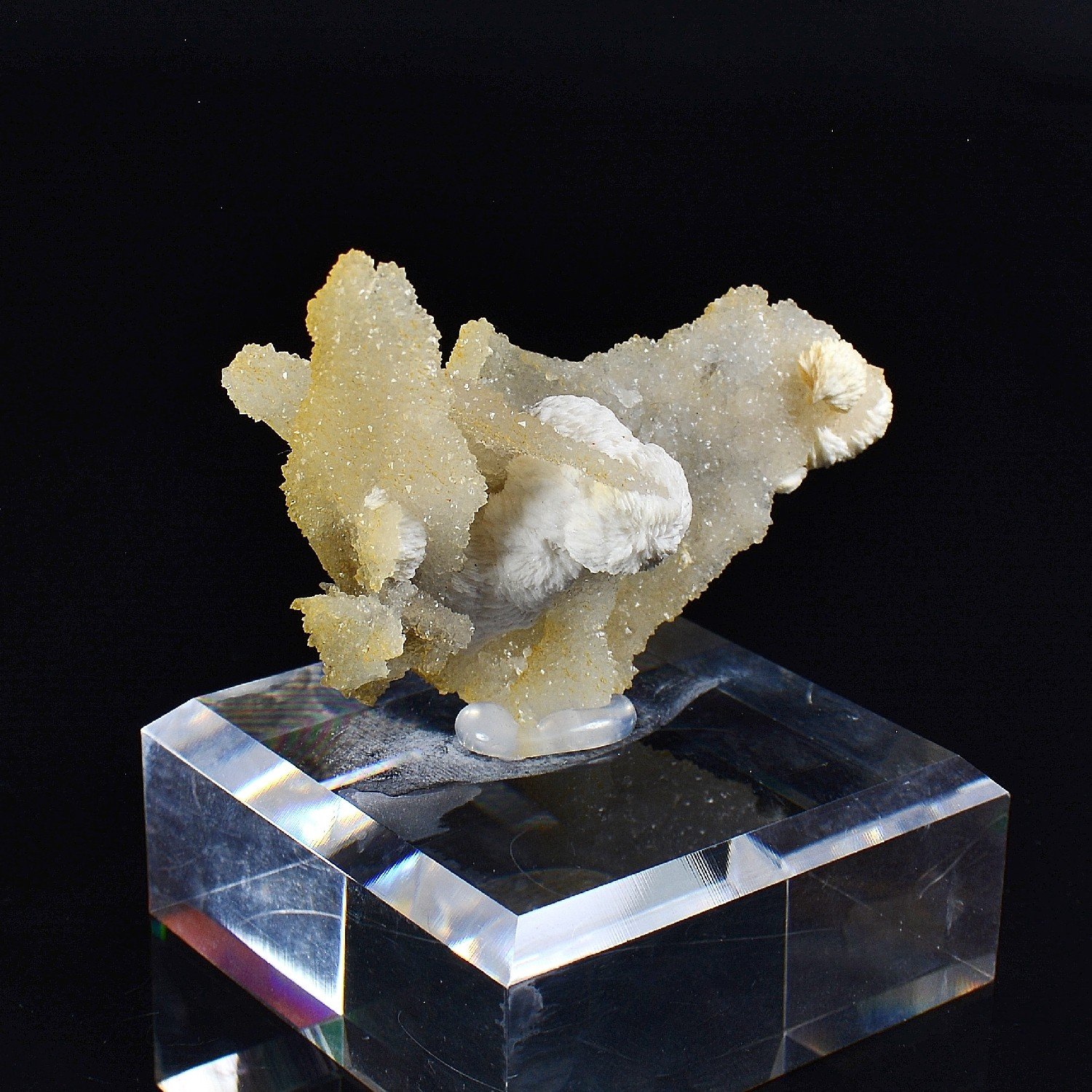 Barytine sur quartz - Cuzac, Lot, France Barytine sur quartz - Cuzac, Lot, France