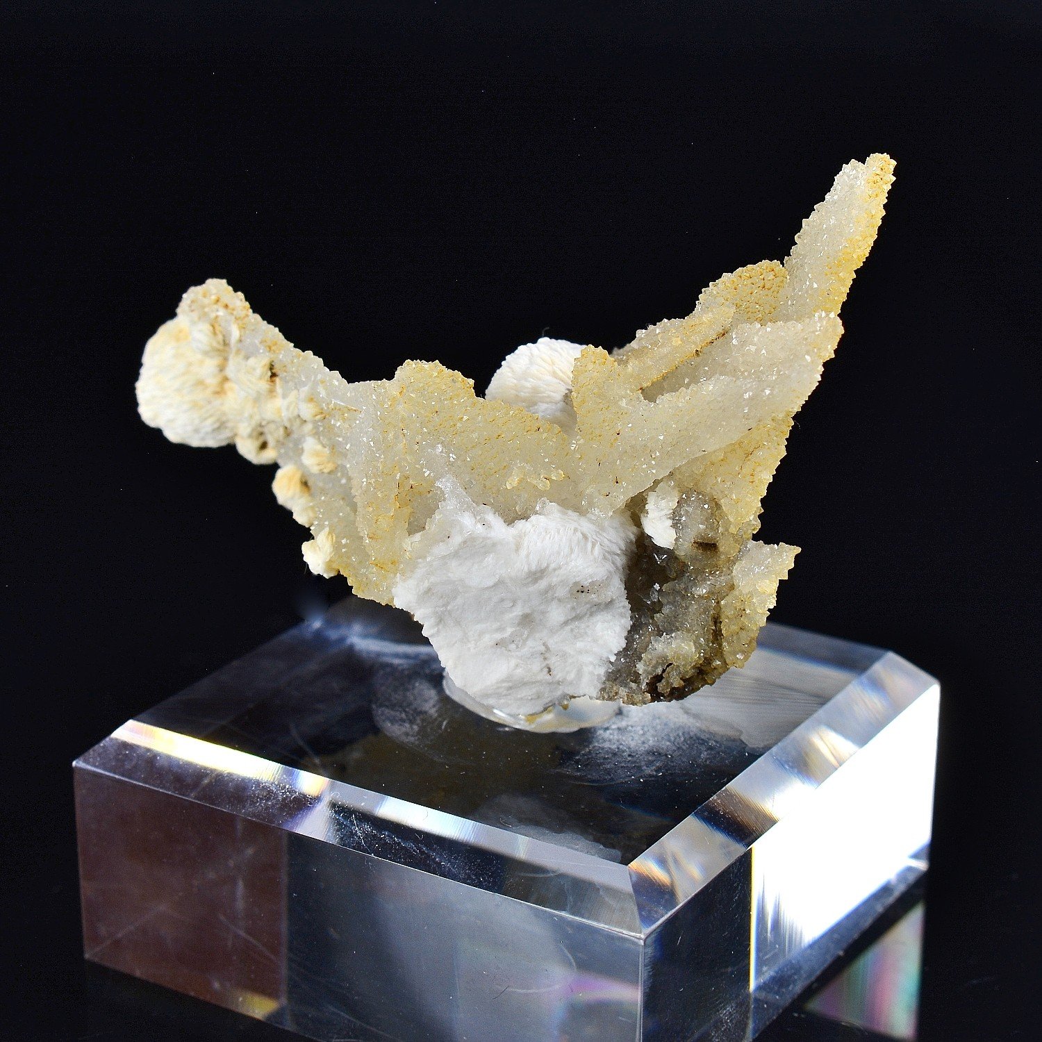 Barytine sur quartz - Cuzac, Lot, France Barytine sur quartz - Cuzac, Lot, France