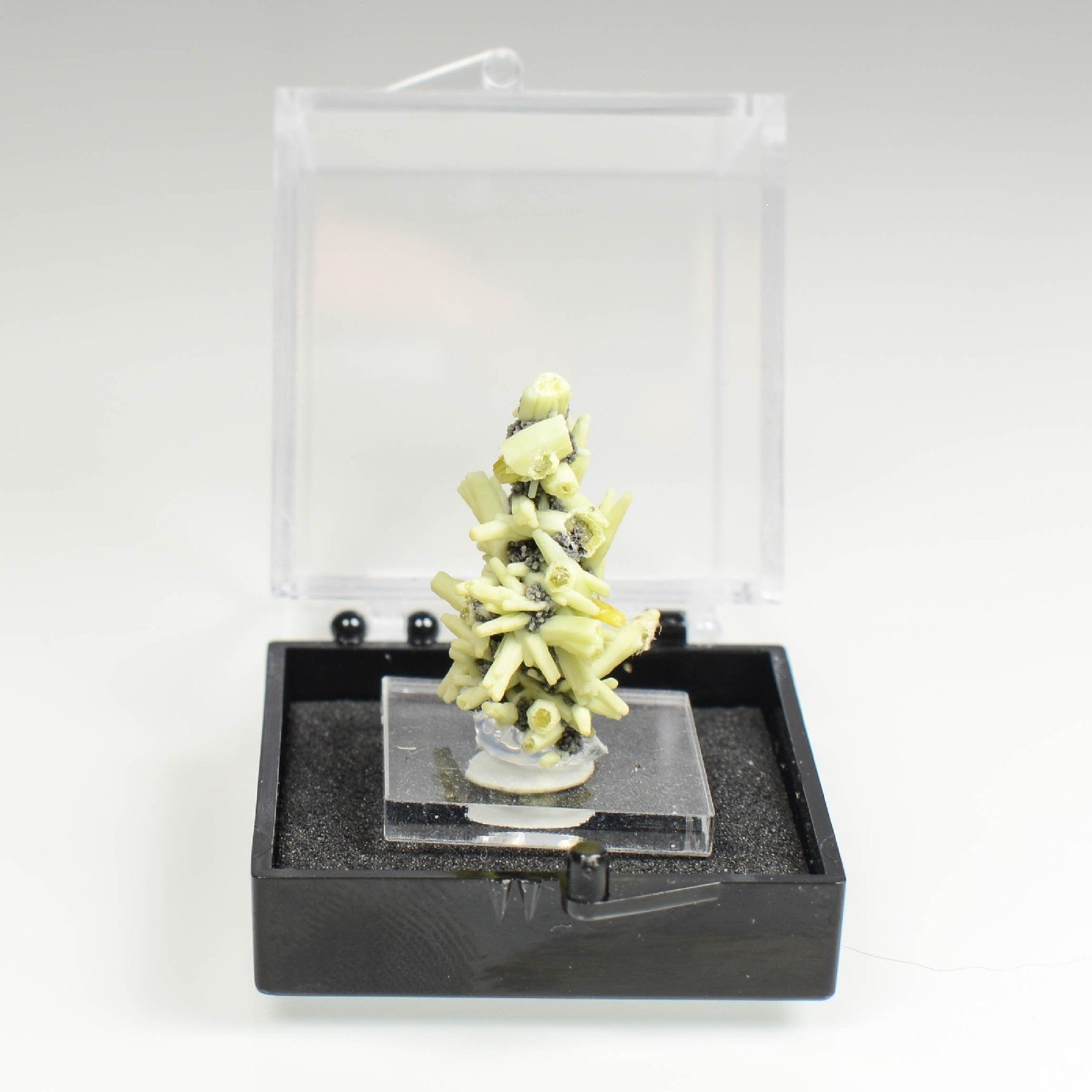Plumbogummite psm après pyromorphite - Mine Yangshuo, Chine
