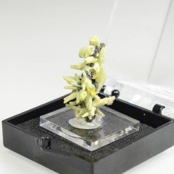 Plumbogummite psm après pyromorphite - Mine Yangshuo, Chine