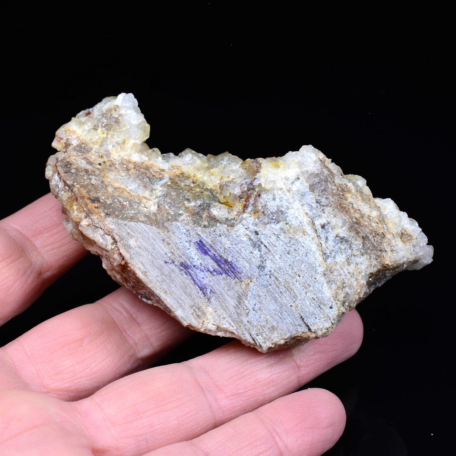 Fluorine - Pontaubert, Yonne, France
