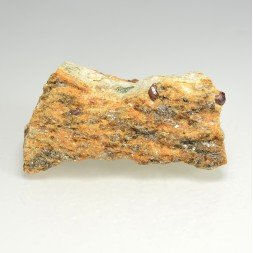 Grenat dans aplite - La Corderie, Péaule, Morbihan, France