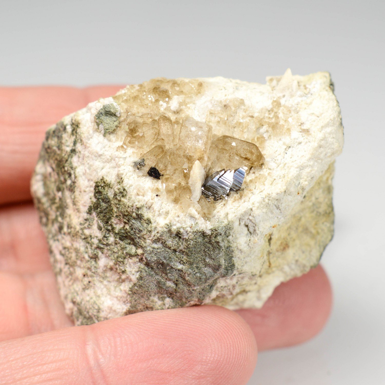Anatase, quartz, calcite - Entre-Deux-Roches, Lauzière Massif, Savoie, France
