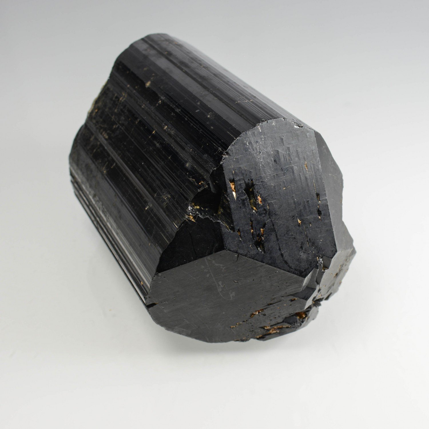 rmaline var. schorl - Pegmatites d'Ambatosoratra, Madagascar