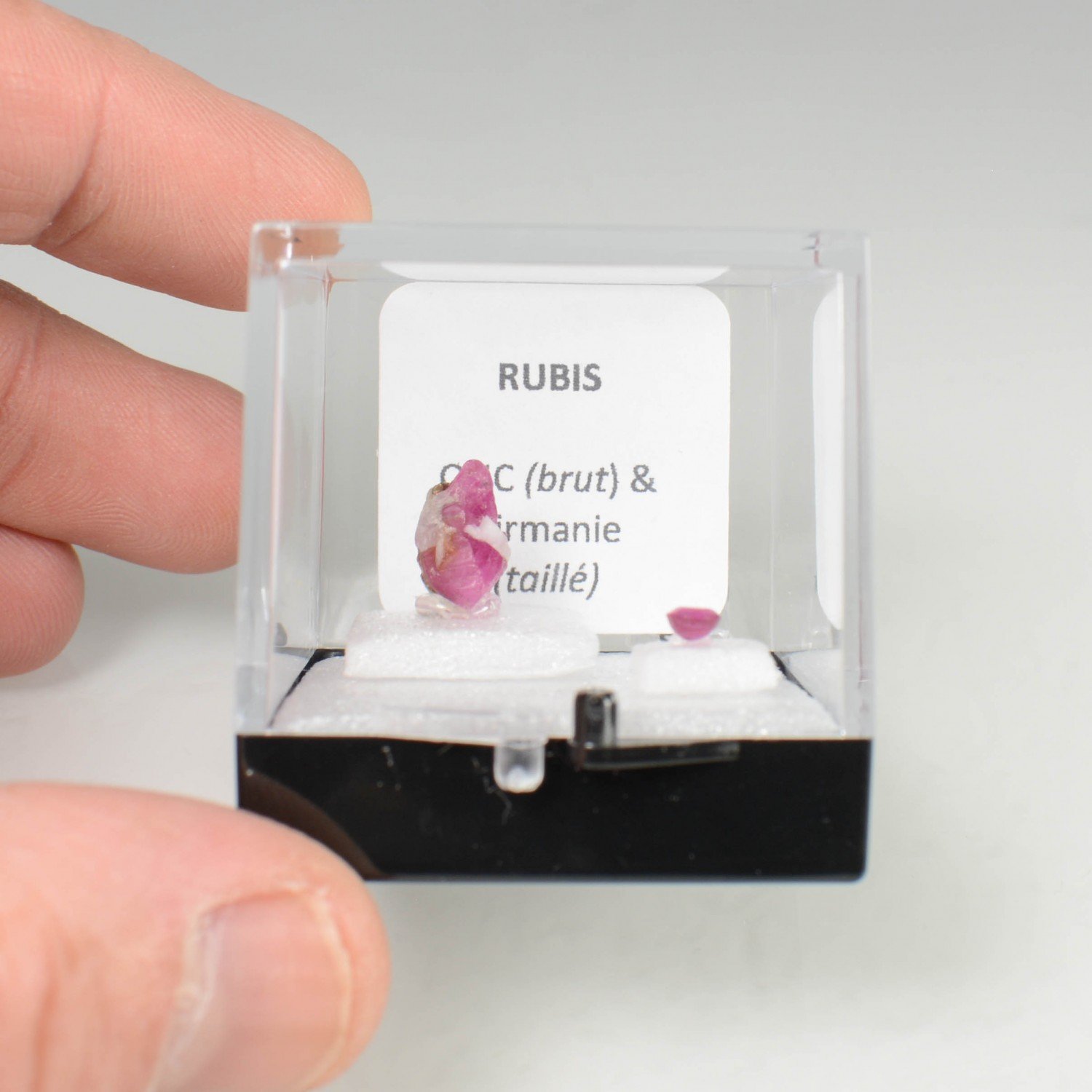 RUBY - cut stone and rough stone