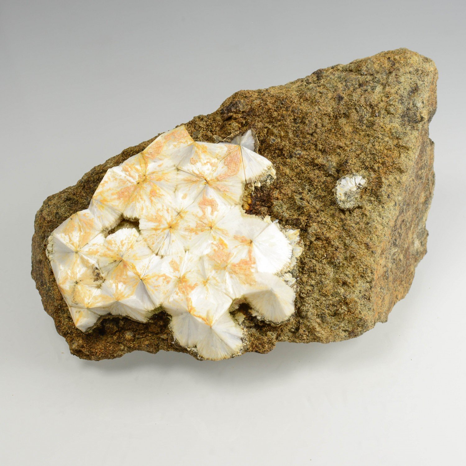 Scolecite - Soriana quarry, Estopiñán del Castillo, Aragon, Spain