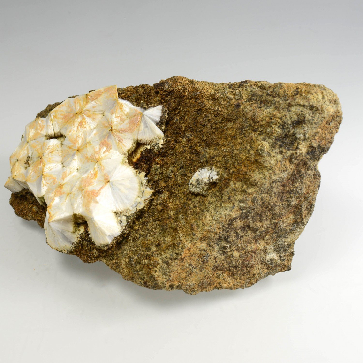 Scolecite - Soriana quarry, Estopiñán del Castillo, Aragon, Spain