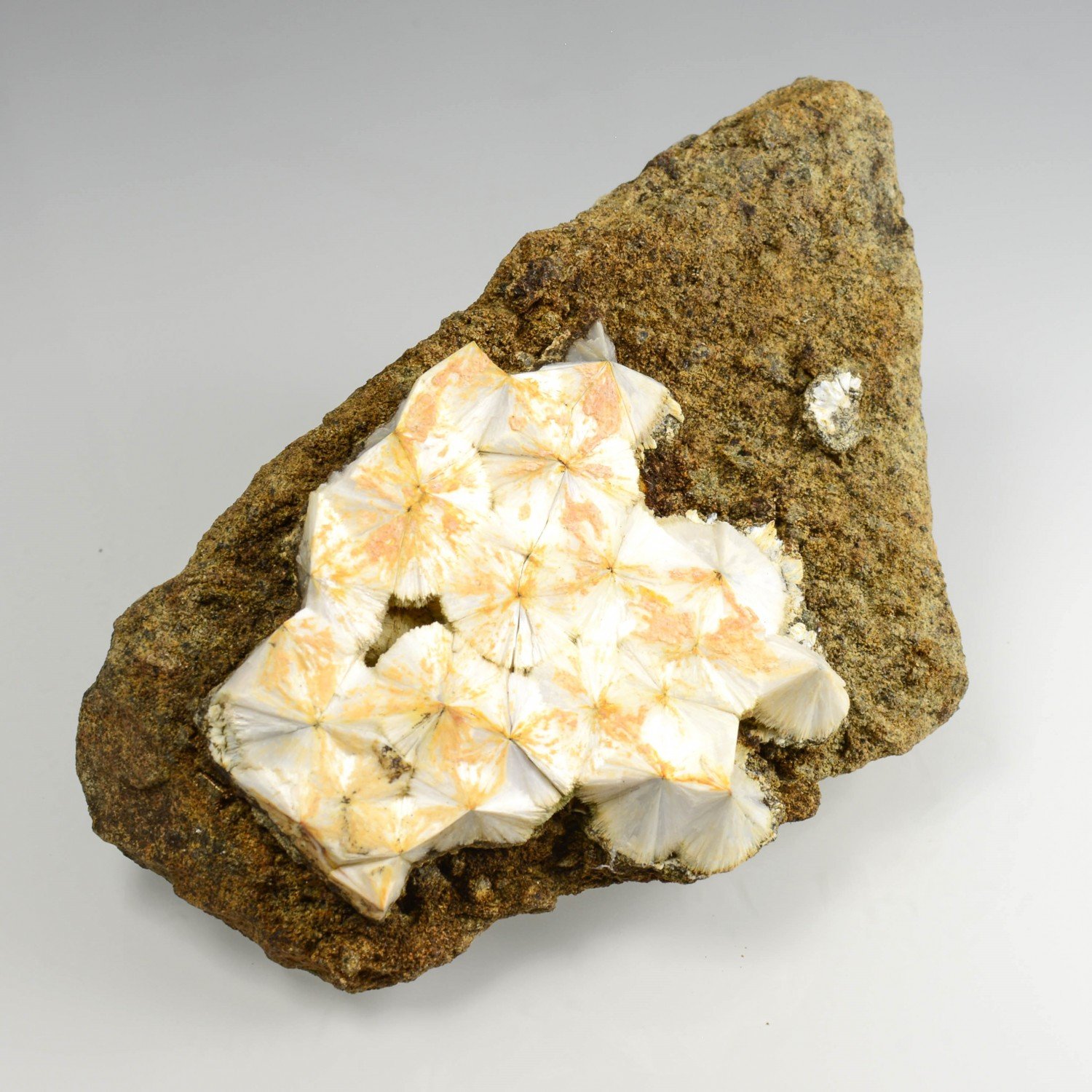 Scolecite - Soriana quarry, Estopiñán del Castillo, Aragon, Spain