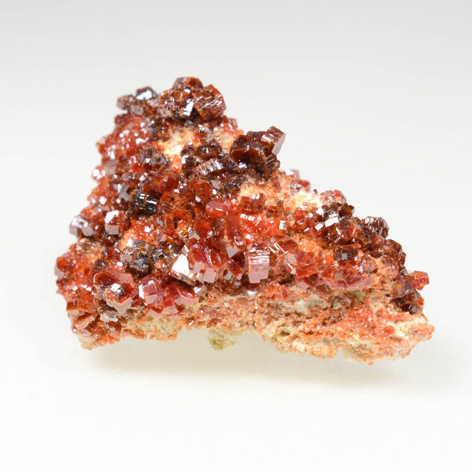 Vanadinite - Disctrict minier de Mibladen, Maroc Vanadinite - Disctrict minier de Mibladen, Maroc